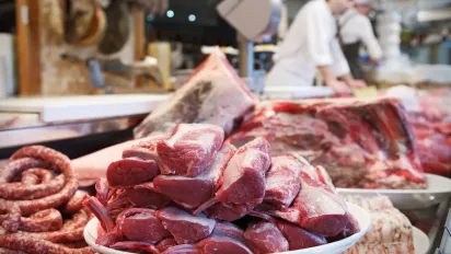 5 продуктів, у які додають клей: українці купують їх майже щодня - фото