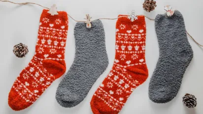 Цей простий трюк допоможе уникнути грибка та зберегти шкарпетки як нові - фото