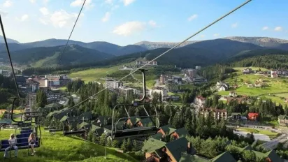 Ціни кусаються: скільки доведеться заплатити за літній відпочинок у Буковелі - фото
