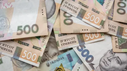 390 тисяч щомісяця: кому в Україні платять найбільші пенсії  - фото