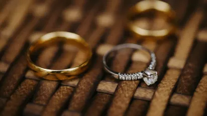 В Індії 55-річний батько втік та одружився з нареченою неповнолітнього сина - фото