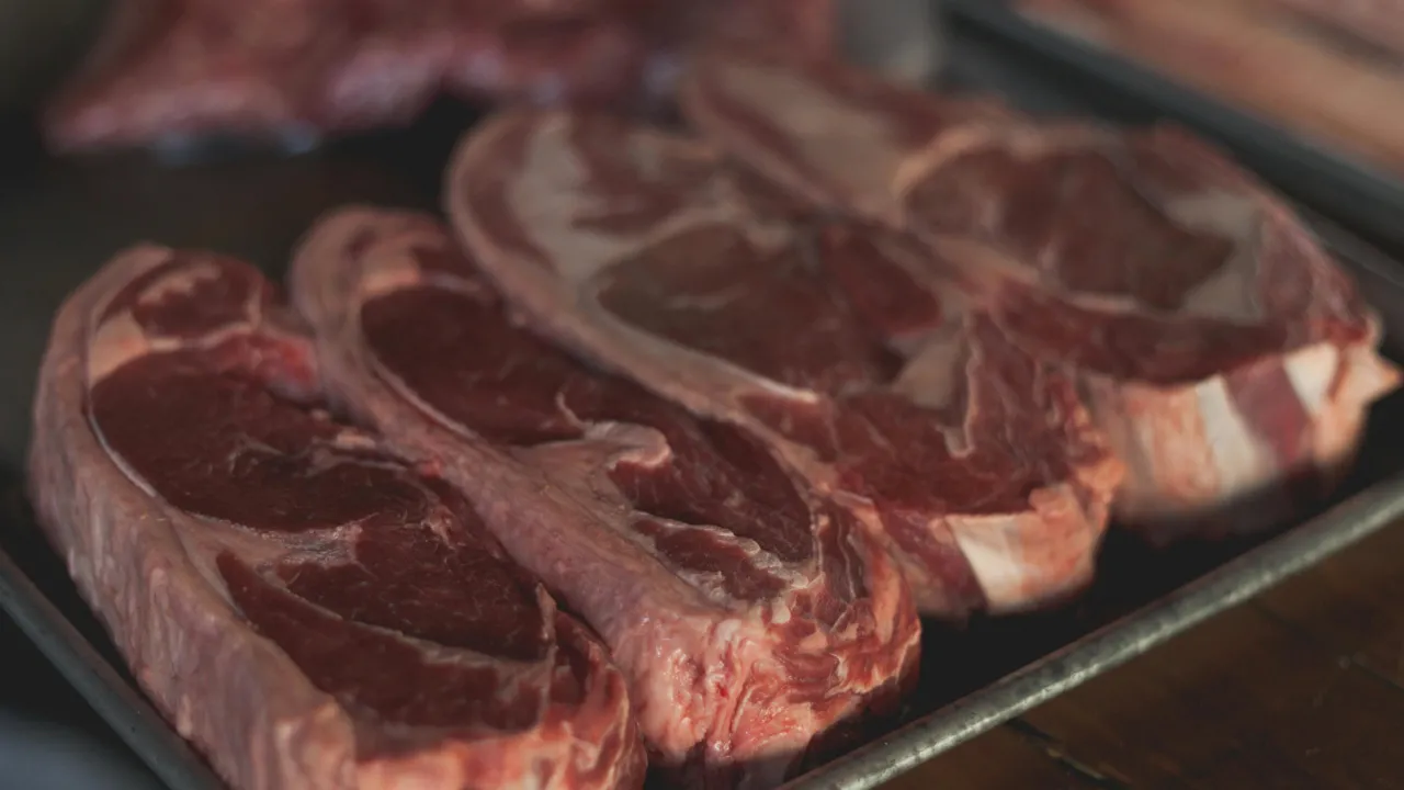 Світ б’є рекорди цін на м’ясо: як це вдарить по гаманцях українців 