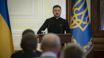 Зеленський дав вказівку полегшити умови вступу до університетів - фото