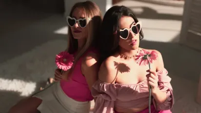 Зумери повертають стиль 2000-х: яка мода знову в тренді - фото