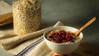 Гречка і вівсянка навіть поруч не стояли: науковці обрали найкориснішу кашу для українців  - фото