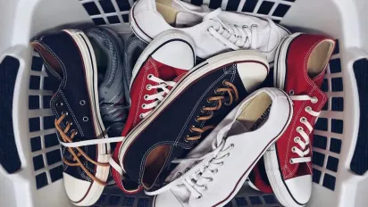 Ви навіть не уявляєте, як легко позбутися смороду у кросівках: 5 перевірених методів - фото