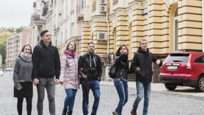 Прогулянка зі штрафом: за що можуть покарати навіть пішохода - фото