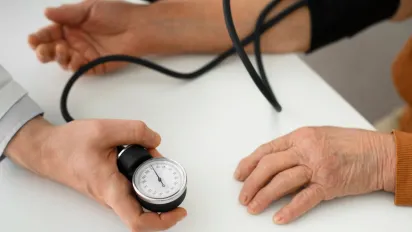 Як правильно вимірювати артеріальний тиск: поради медиків - фото