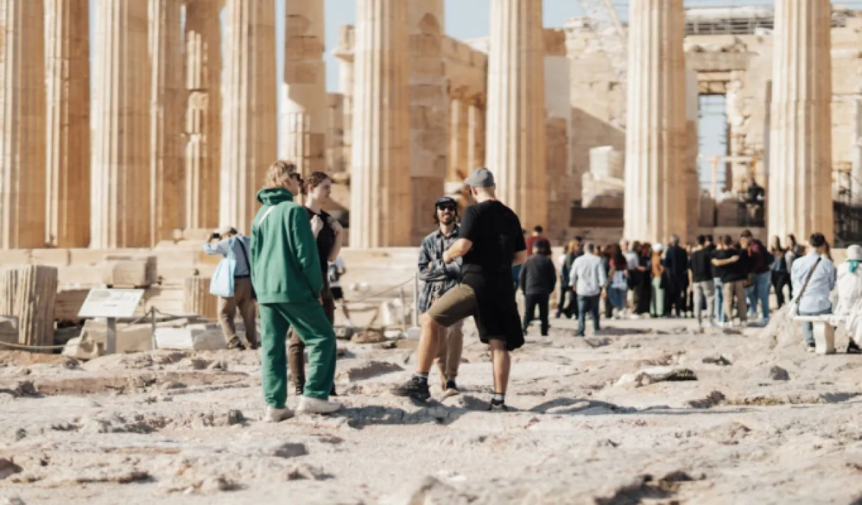 Неочевидні заборони для туристів: що не можна робити у популярних країнах 