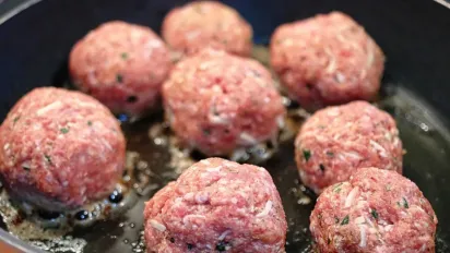 Як приготувати соковиті та ароматні курячі котлети: ідеальний рецепт - фото