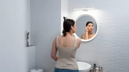 Дзеркала більше не пітніють після душу: всього 5 крапель цього засобу творять диво - фото