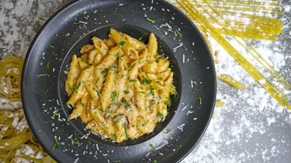 Всього три інгредієнти — і вечеря на сковороді, яку полюбить вся сім’я - фото