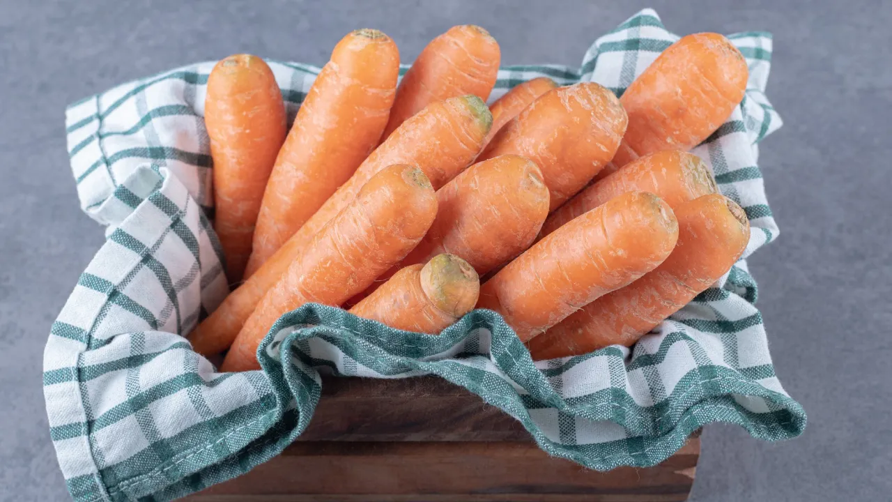 Як зберегти моркву свіжою на цілий рік без погреба: секрети зберігання 