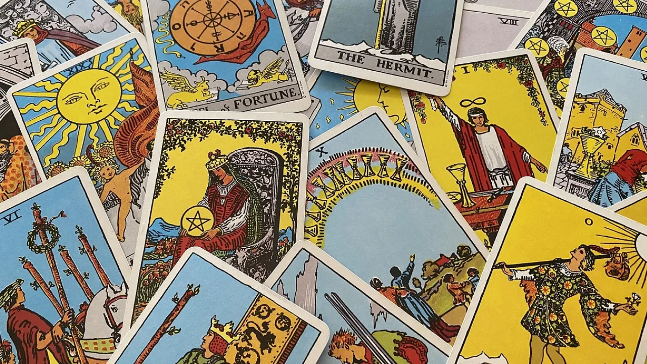 Гороскоп на 22 серпня 2025 року за картами Таро для всіх знаків Зодіаку 
