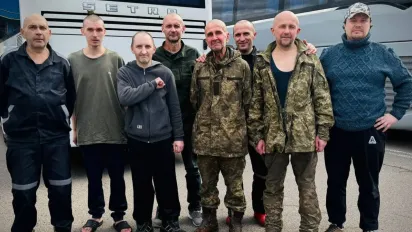 Україна звільнила з російського полону ще частину військових та цивільних - фото