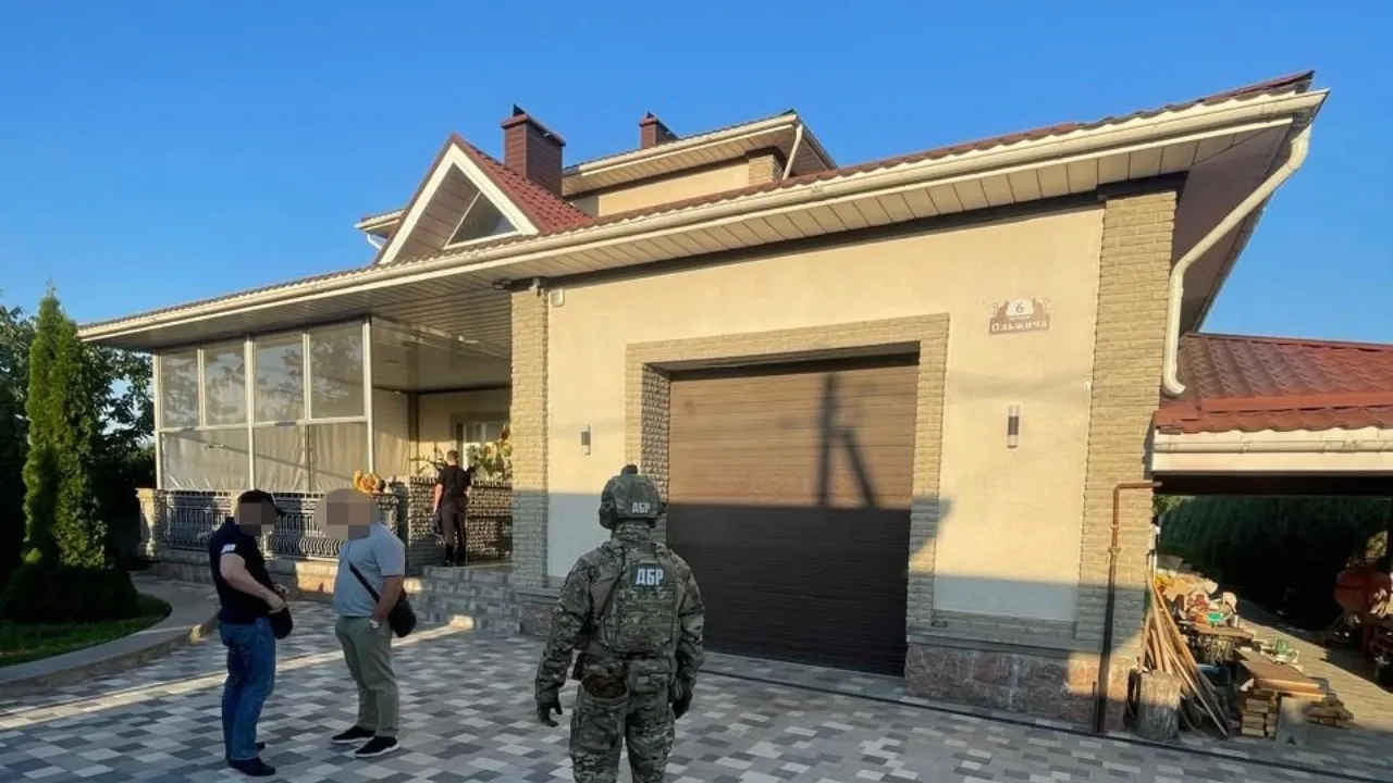 ДБР викрило багатомільйонні махінації з постачанням неякісних продуктів військовим 