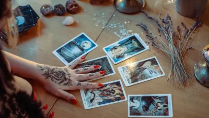 Гороскоп на 27 серпня 2025 року за картами Таро для всіх знаків Зодіаку - фото
