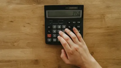 Заробітна плата для нарахування пенсії суттєво зменшилася - фото