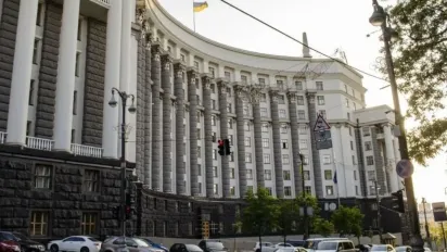 В Україні зобов'язали погоджувати проведення масових заходів з військовими - фото