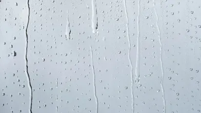 Чому на вікнах з’являється конденсат і як швидко від нього позбутися - фото