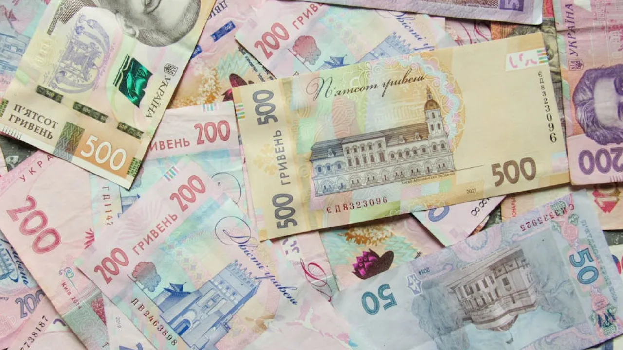 Де в Україні платять найбільше: офіційна статистика зарплат за липень 2025 року 