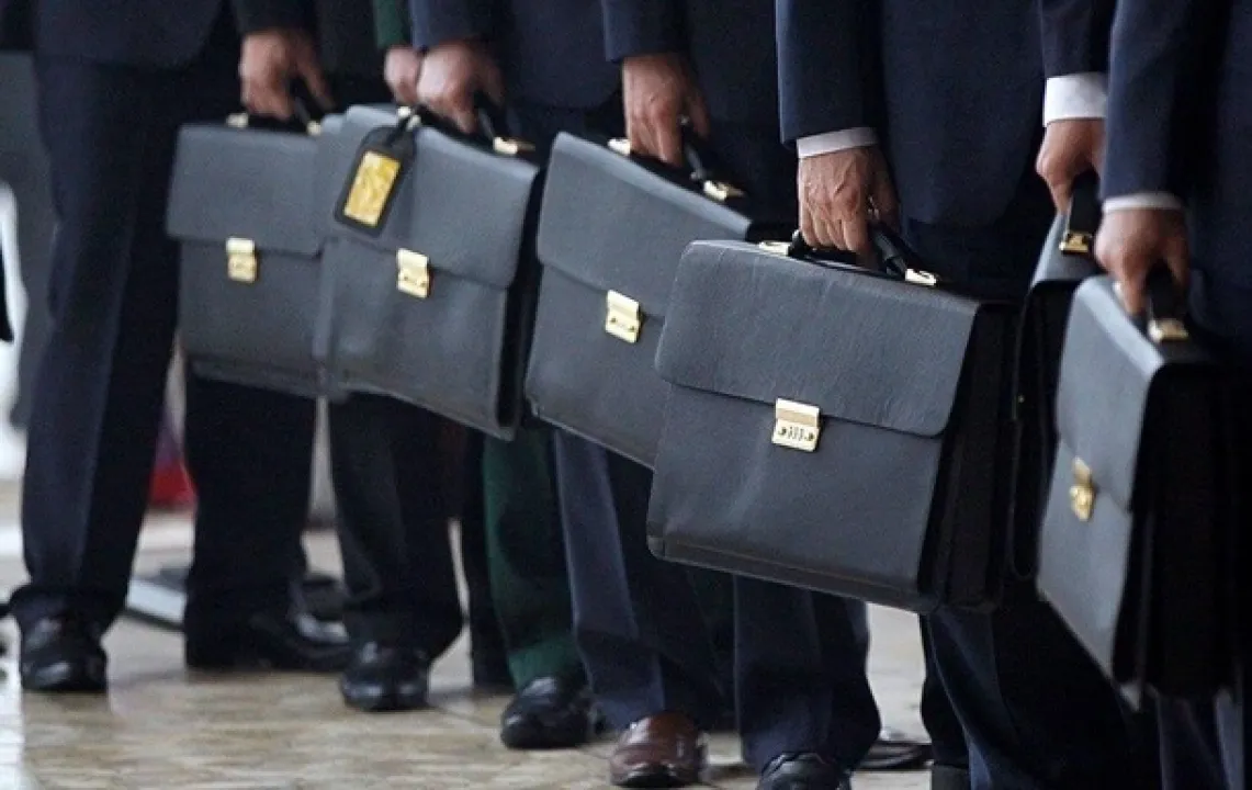 Українським чиновникам почнуть виплачувати нові премії: що відомо 