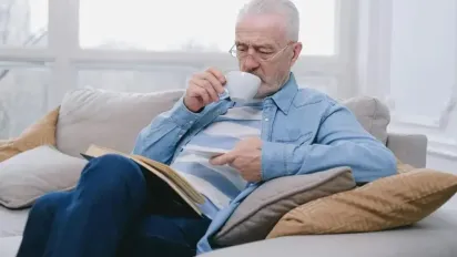 Українським пенсіонерам можуть прийти повістки: кому не уникнути призову - фото