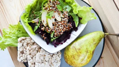 Що варто додати до раціону після 40 років: 8 продуктів, на які радять звернути увагу дієтологи - фото