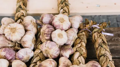 Осінь 2025: найкращі дні для посадки озимого часнику, щоб отримати рекордний врожай - фото