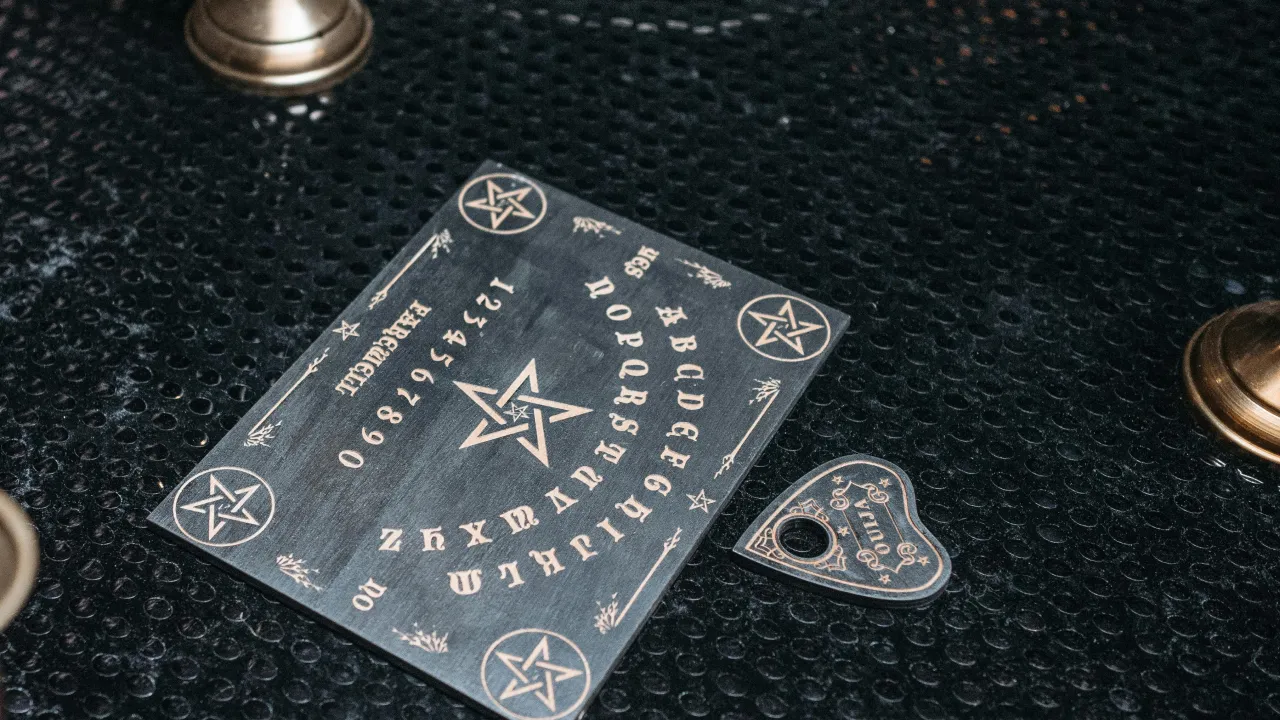 Коли не варто віддавати борги: прикмети та місячні дні 