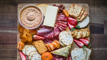 Смачно та корисно: закуски, що вгамують голод і покращать роботу кишківника - фото