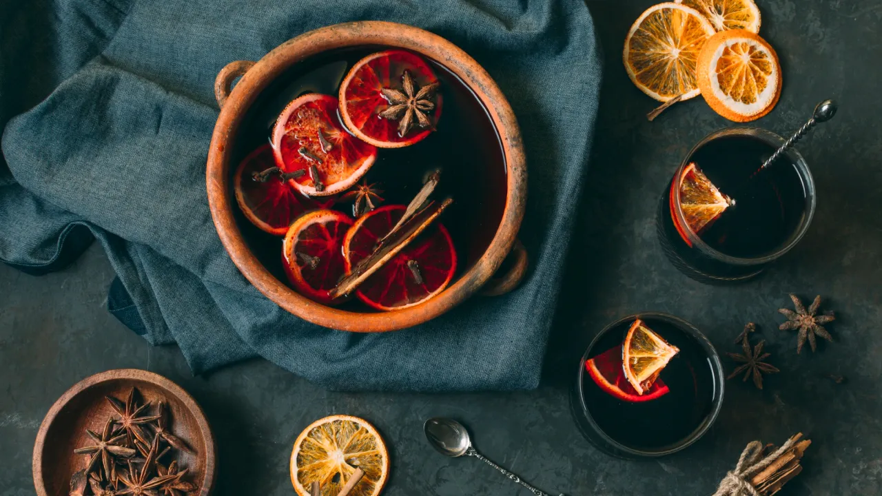 Домашній глінтвейн: класика, біле вино та безалкогольний варіант 