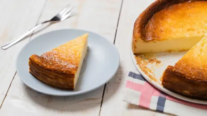 Чому осідає сирна запіканка: головні помилки під час приготування - фото