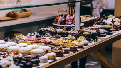 Як зрозуміти, що ви їсте забагато солодкого: дієтологи назвали 7 несподіваних симптомів - фото