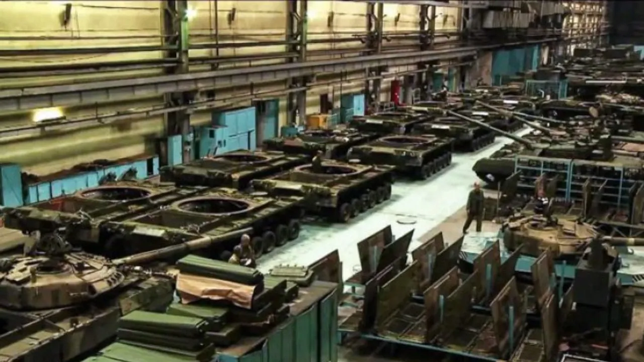 В ГУР розповіли скільки зброї виготовляє росія та до чого варто готуватись 