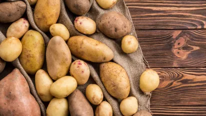 Помилка, через яку картопля швидко гниє: як правильно зберігати овоч - фото