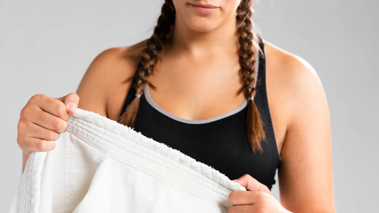 Як швидко вивести плями від олії з одягу: дієві поради господинь 