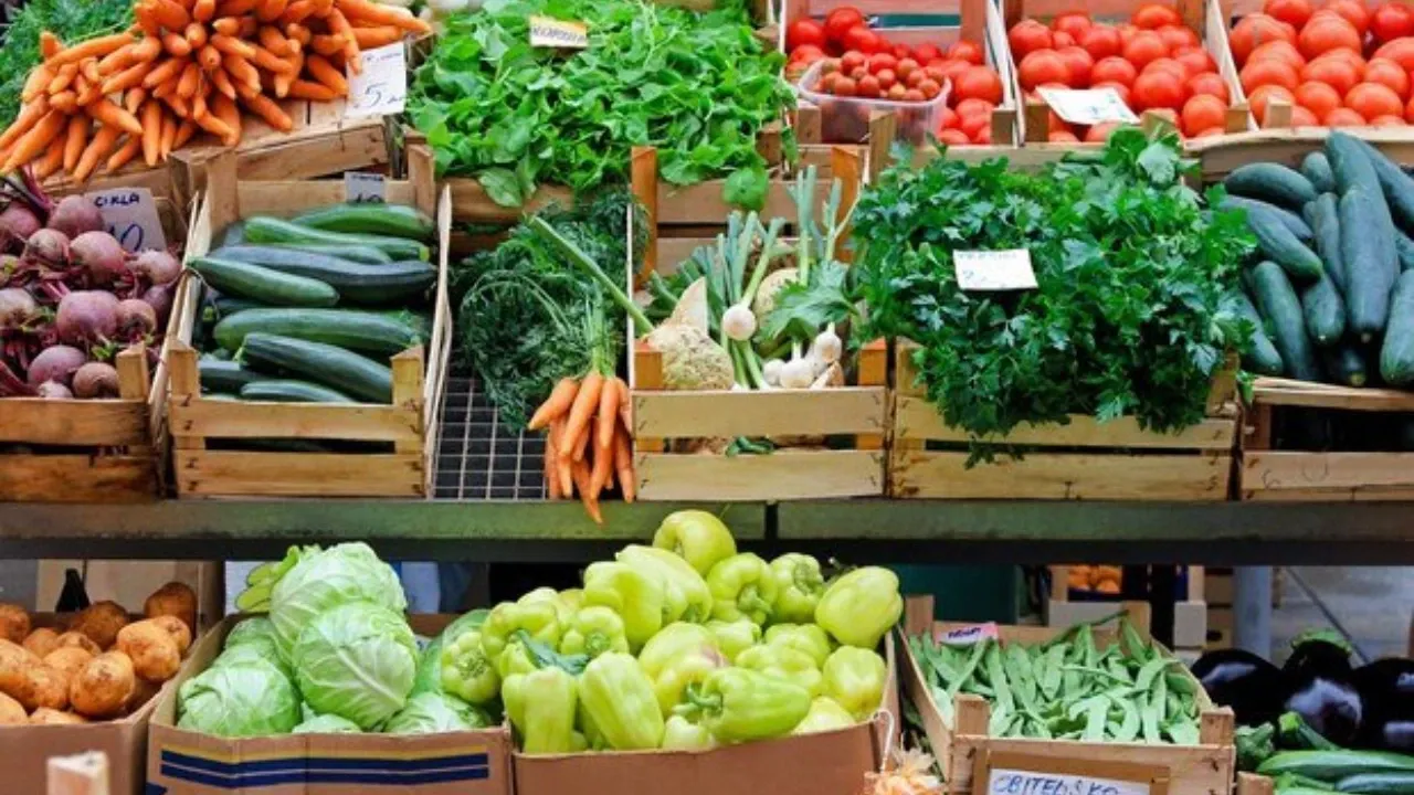 Продукти в Україні: на що ціни ростуть, а що дешевшає 