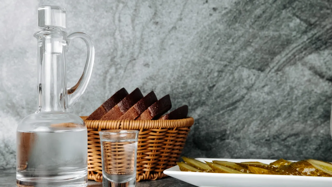 Горілка без похмілля: чим можна закушувати, а від чого відмовитися 