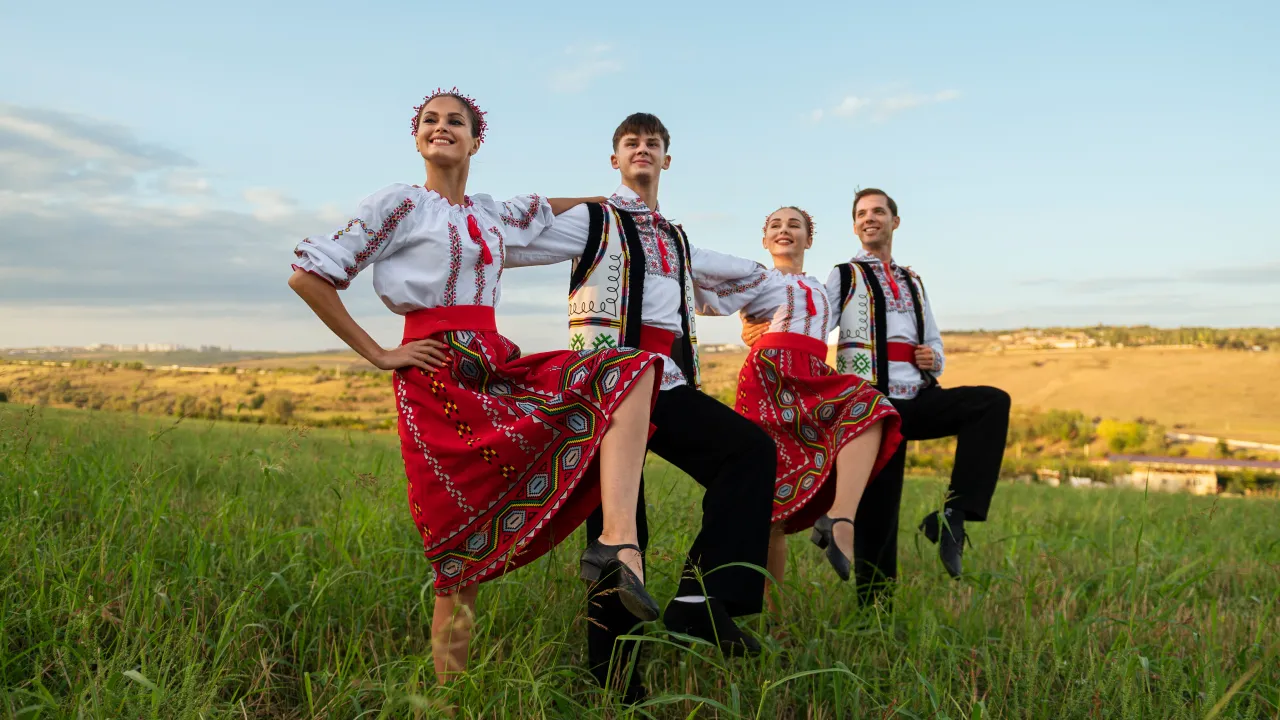 Рідкісне українське прізвище: коріння та несподіваний зв’язок зі співаком Кузьмою 