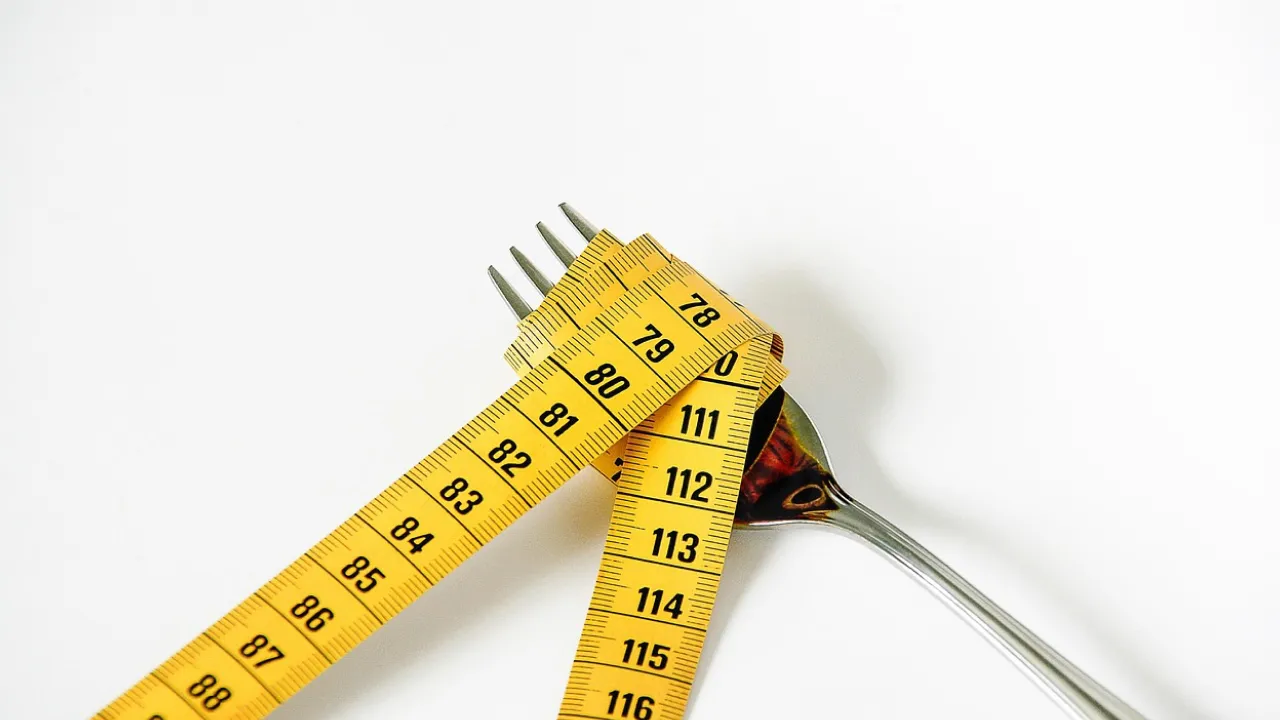 Лікар назвав 5 головних помилок, які заважають позбутися жиру на животі 