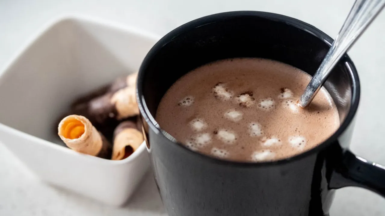 Покращує тиск і роботу суглобів: напій, який необхідний літнім людям 