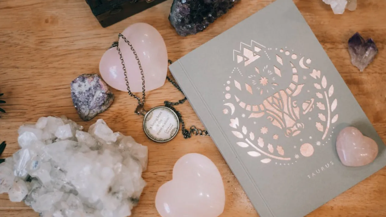 Гороскоп на 16 вересня 2025 року за картами Таро для всіх знаків Зодіаку 