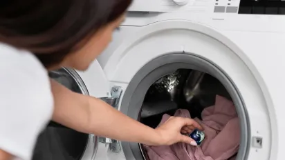 Як позбутися цвілі всередині пральної машини: прості поради для дому - фото