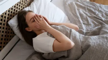 Раннє пробудження і безсоння: чому виникає та як діяти - фото