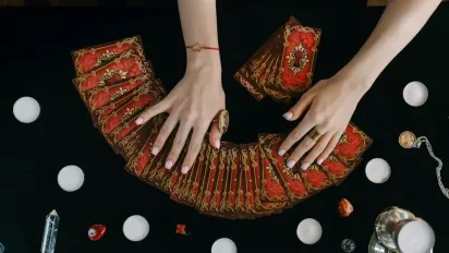 Гороскоп на 18 вересня 2025 року за картами Таро для всіх знаків Зодіаку - фото