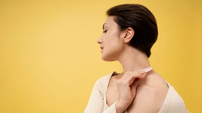 "Кільця Венери" на шиї: чому з’являються і як їх запобігти - фото