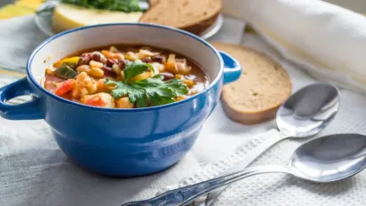 Бюджетний секрет: яке м’ясо робить бульйон густим і насиченим - фото