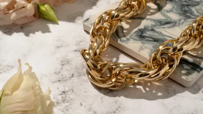 Який колір золота найдорожчий: що визначає справжню цінність дорогоцінного металу - фото