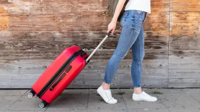 Україна готує допомогу українцям, які повертаються з Польщі: що очікувати - фото